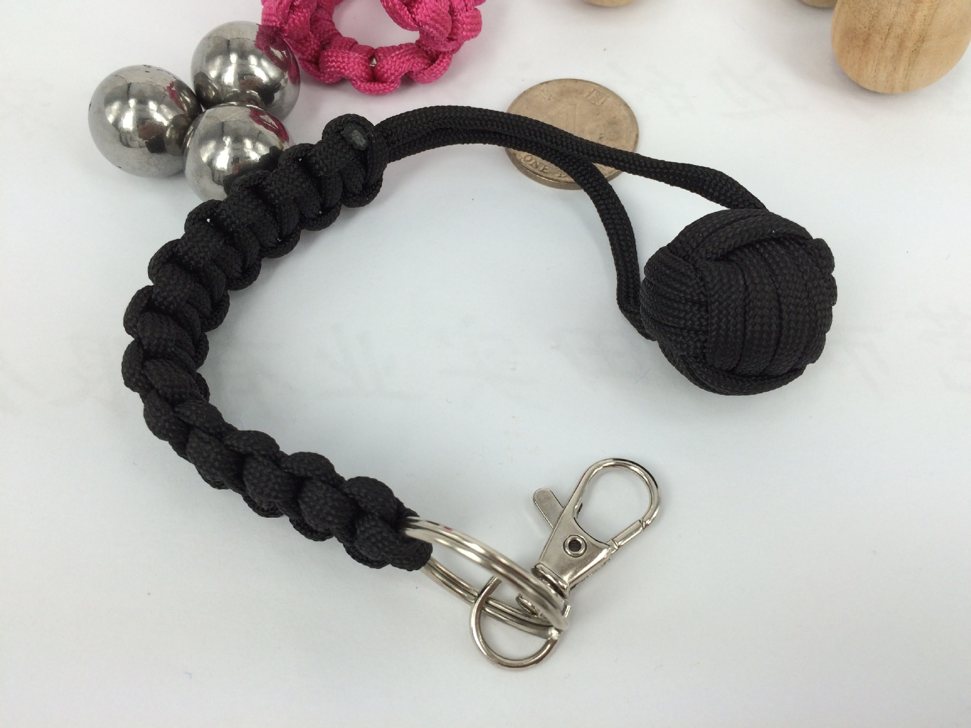 厂家批发 户外伞绳编织钥匙球 钥匙挂件 手工编织打结球