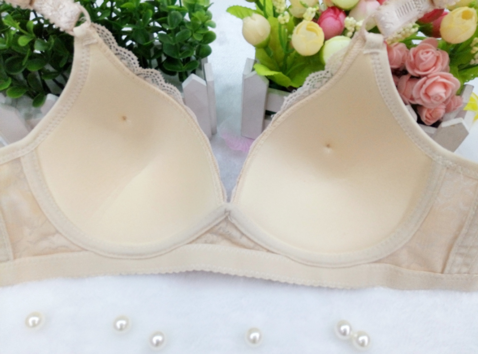 丰曼妮138#b杯薄款舒适聚拢提花无钢圈中年女性内衣 三排三扣文胸