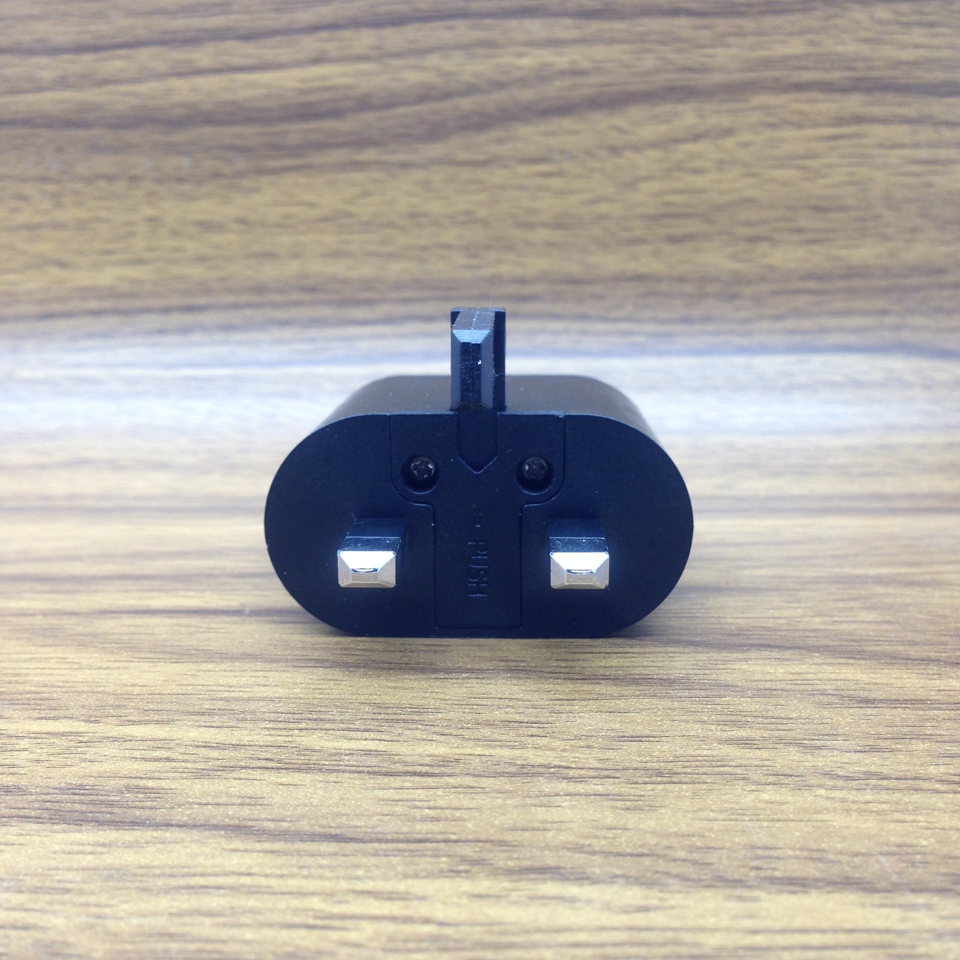 5v2a英规充电器 旅行智能充电器 usb电池充电器 香港迪拜规充电器