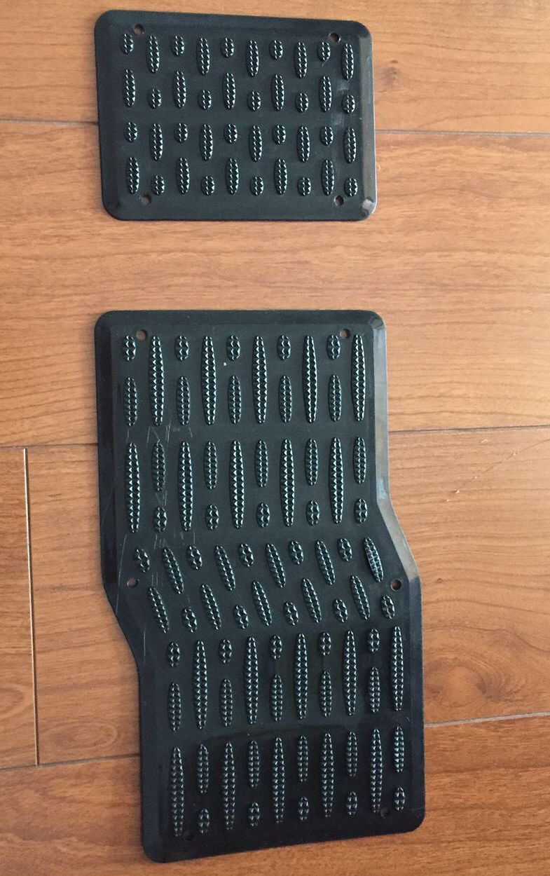 汽车脚踏板加厚耐磨防滑垫刹车油门驾驶室脚垫塑料一大一小双踏板