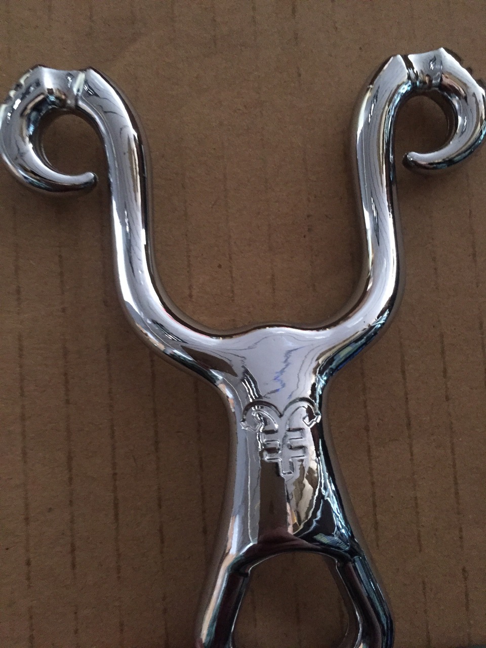 藏羚羊弹弓镜面抛光弹弓射击竞技弹弓户外射击钓鱼射鱼藏羚羊