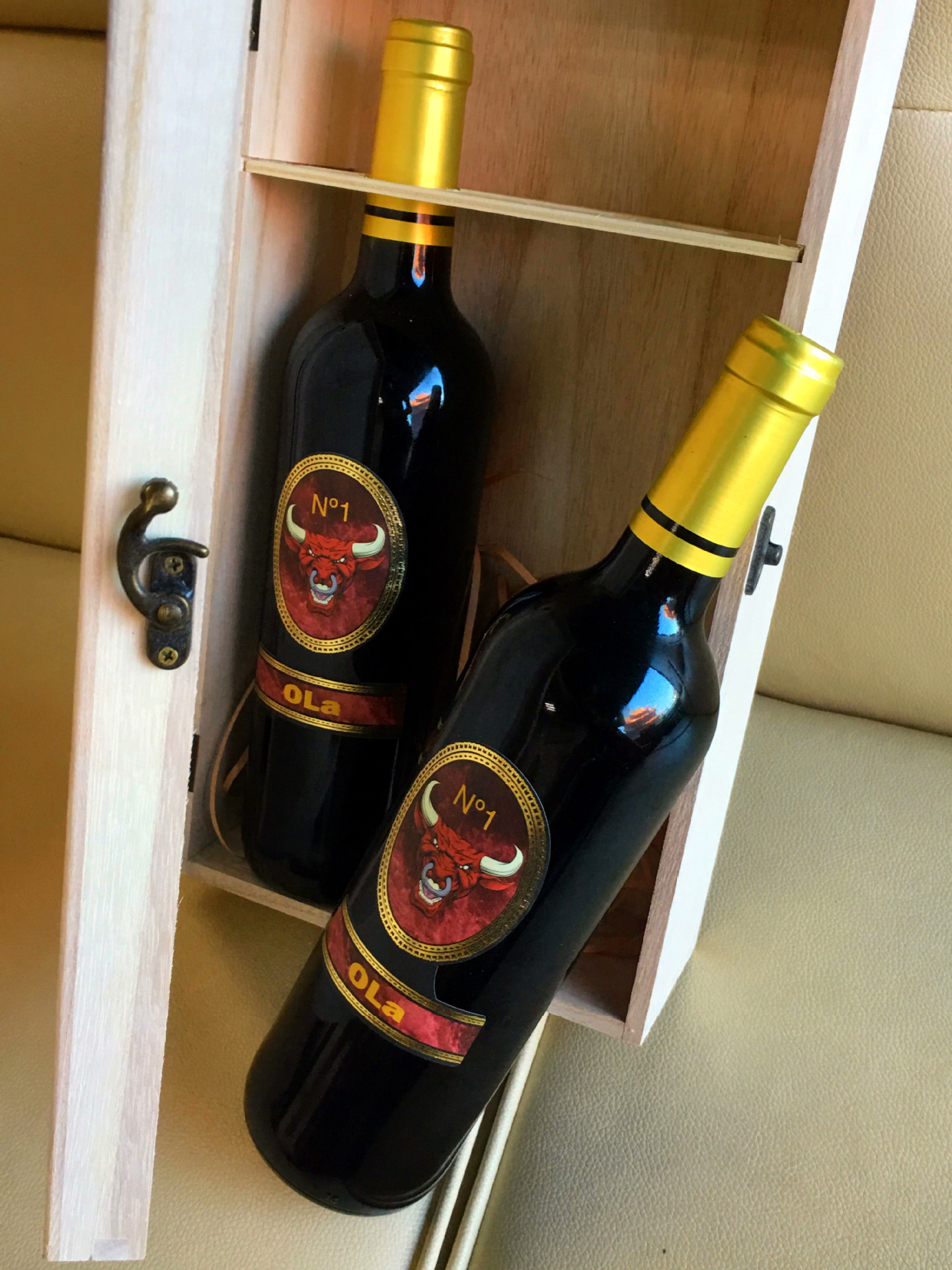 欧拉西班牙原瓶原装进口红酒 ola贸易 牛1号 礼盒2瓶装