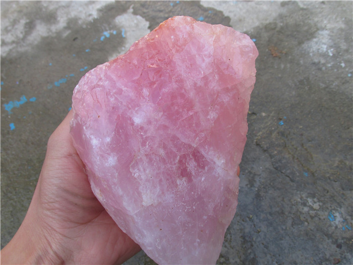 天然马粉粉晶原石 果冻粉水晶柱大颗粒碎石摆件 原矿毛料批发1kg