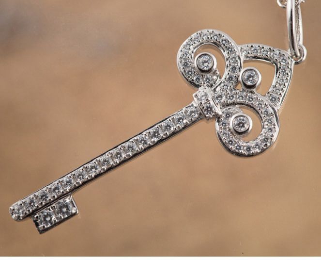 热卖925足银sona钻石 镀铂金满钻鸢尾花钥匙吊坠项链