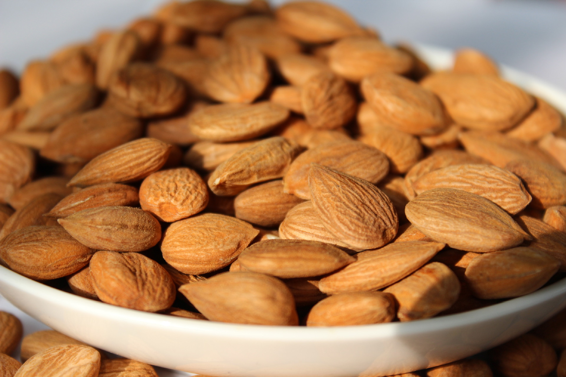 新疆特级甜杏仁非手剥原味大杏仁500g原产地散装生杏仁一件代发