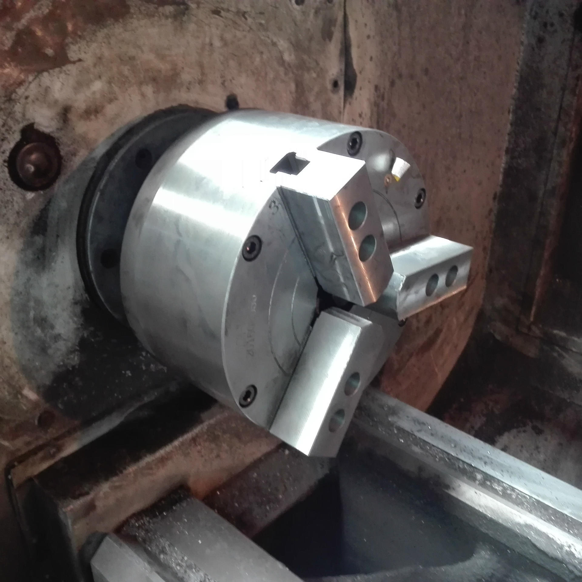 气动中实卡盘 5寸气动中实三爪卡盘 外径145 山东气动卡盘