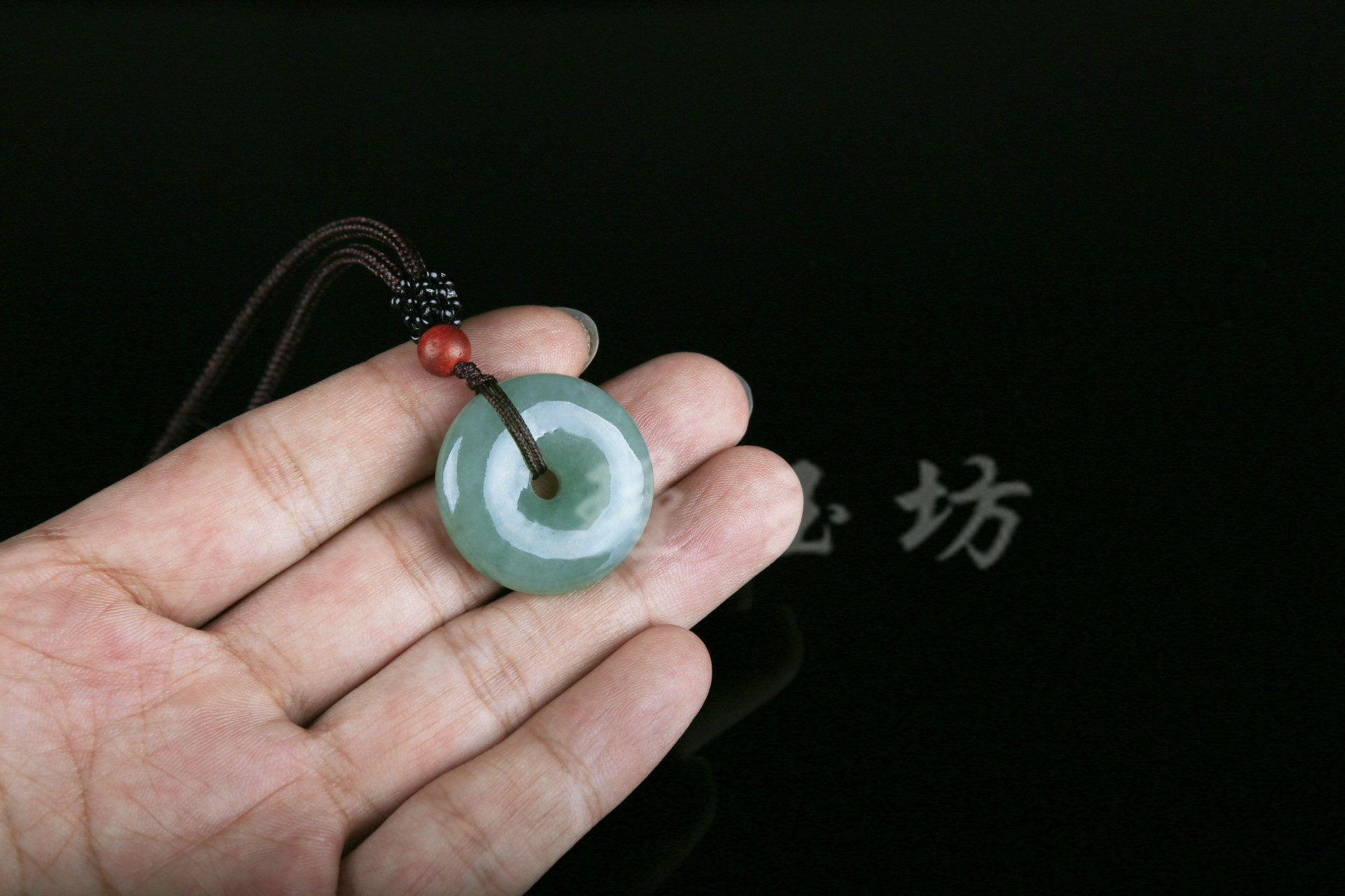 翡翠玉佛吊坠批发 翡翠油青玉佛吊坠配绳子玉器批发市场一件代发