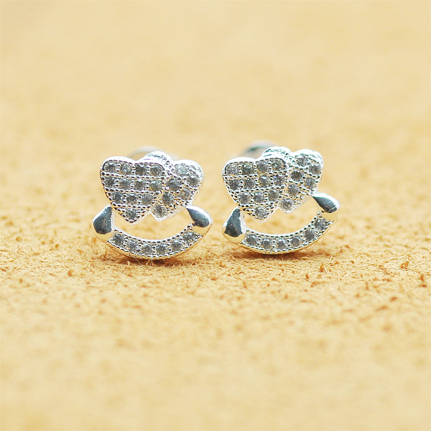 厂家直销批发韩国流行饰品镀925银心连心满钻耳耵