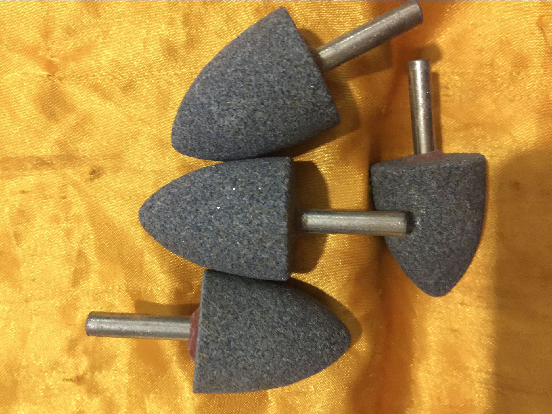 棕刚玉磨头砂轮磨头锥形磨头子弹型磨头直径a30椭圆6柄风电磨头