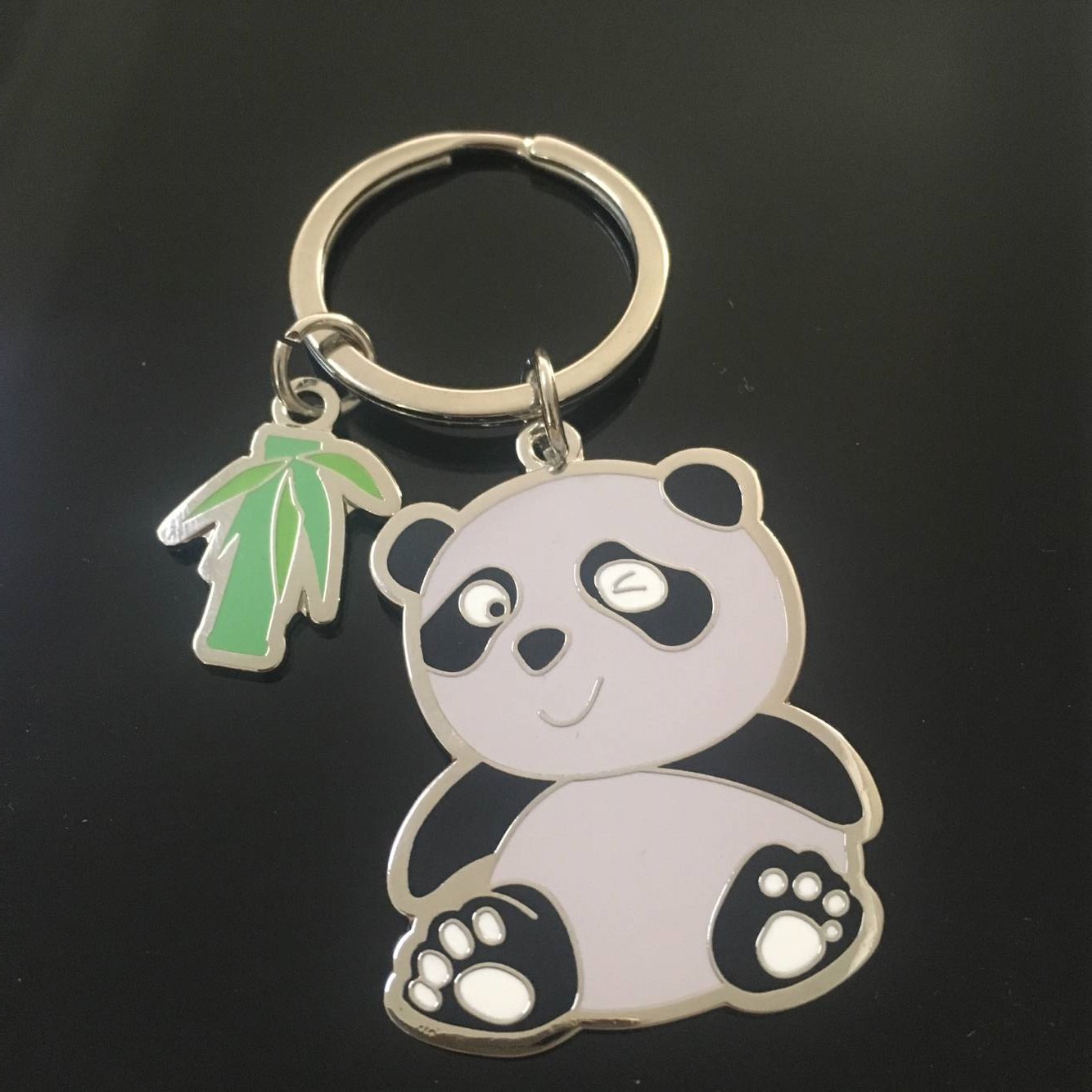 国宝熊猫汽车钥匙扣男士女士金属汽车用品工具创意挂件激光中国风