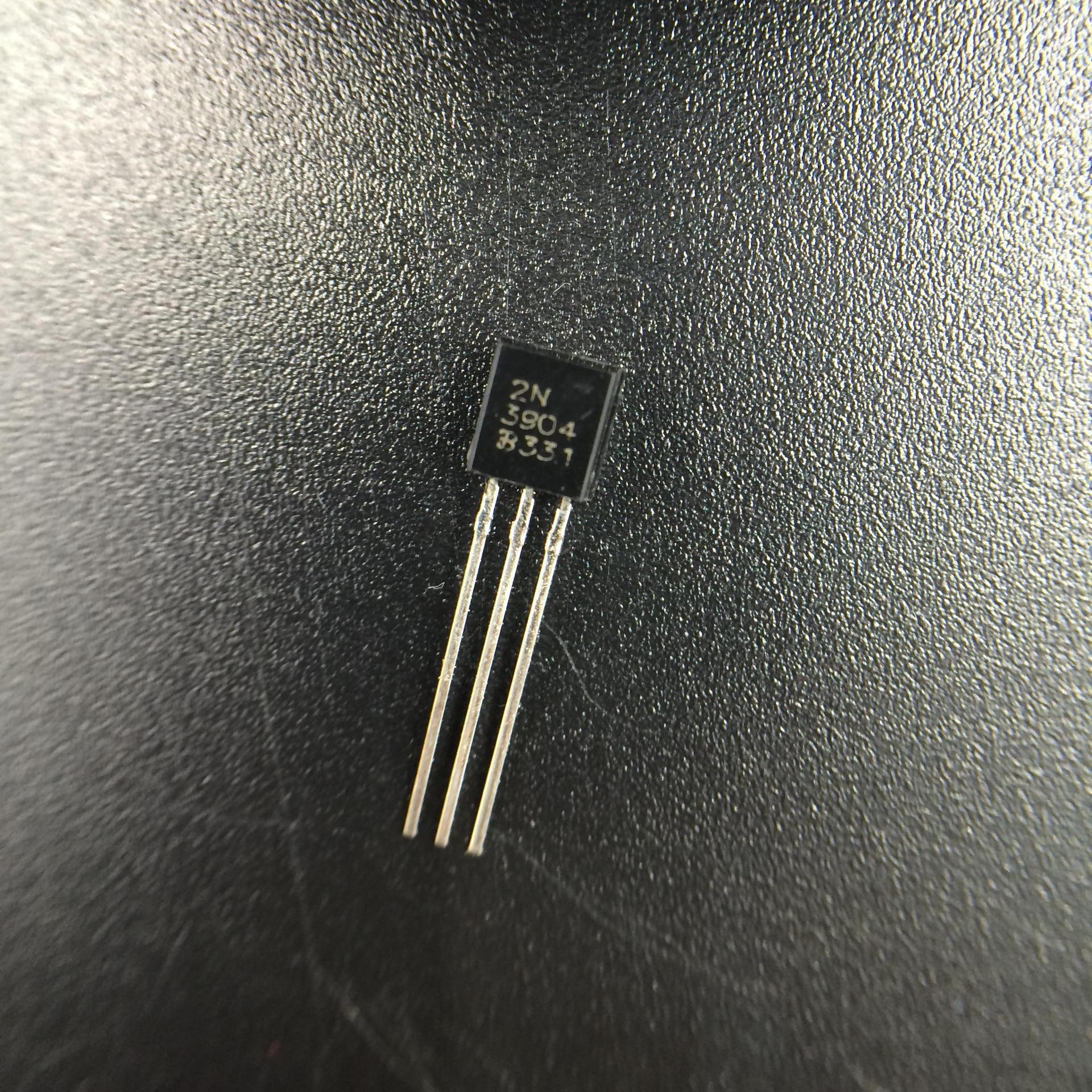 插件三极管 2n3904 3904 直插to-92 中性品牌 大量现货 欢迎咨询