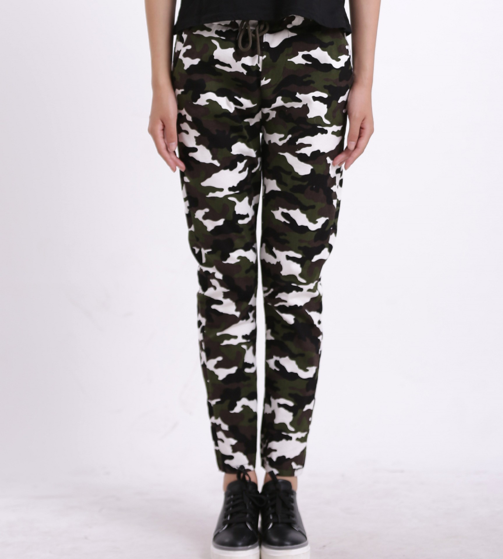 供应信息 女式休闲裤 秋季新款宽松女士迷彩裤大码宽松显瘦阔腿休闲裤