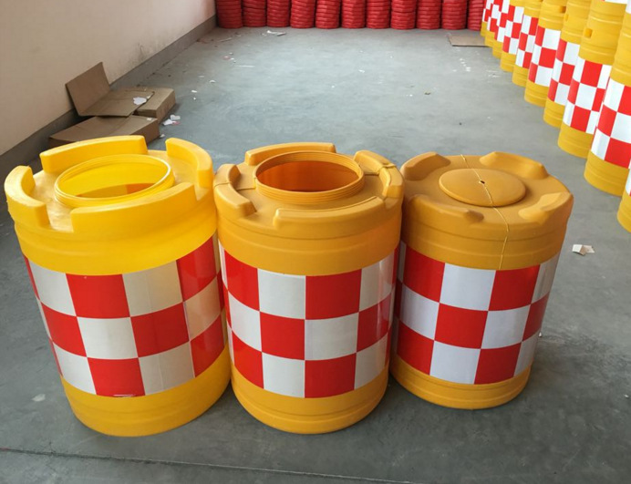 加厚防撞桶圆形交通设施防撞大水马隔离墩道路灌水灌沙分流桶