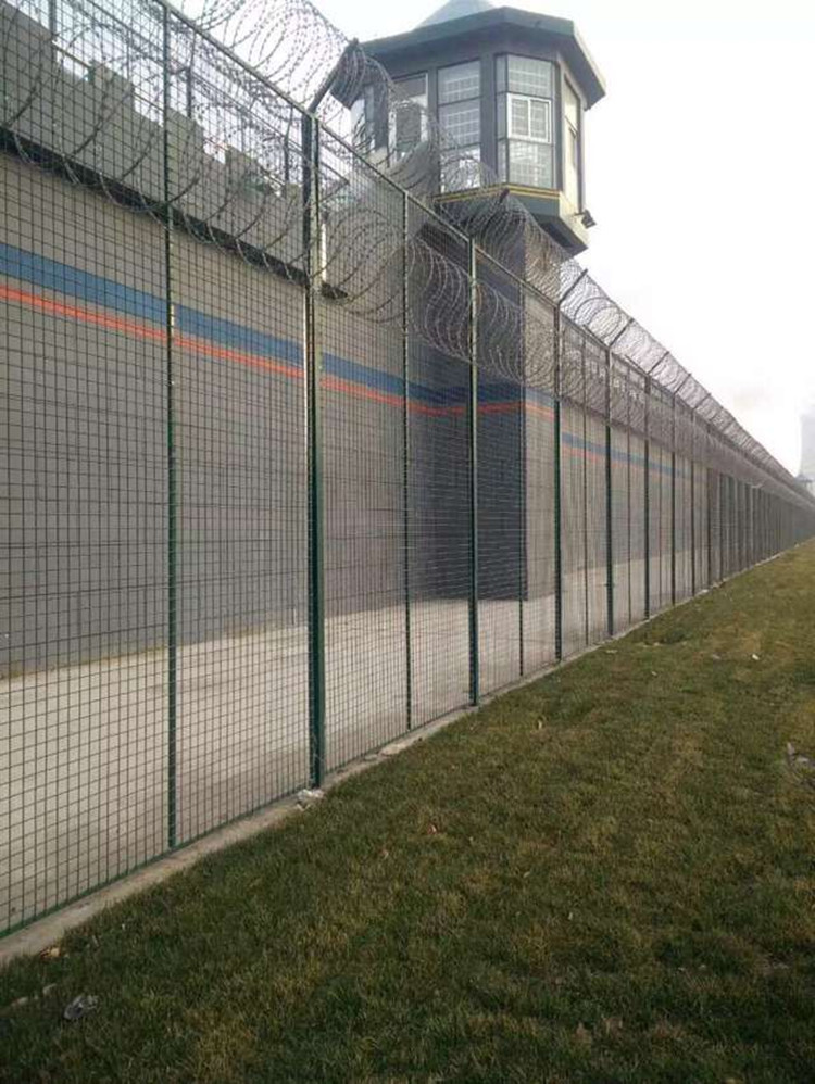 【监狱护栏】金属隔离网墙 安平旺丰隔离栅 蛇腹滚笼网总经销