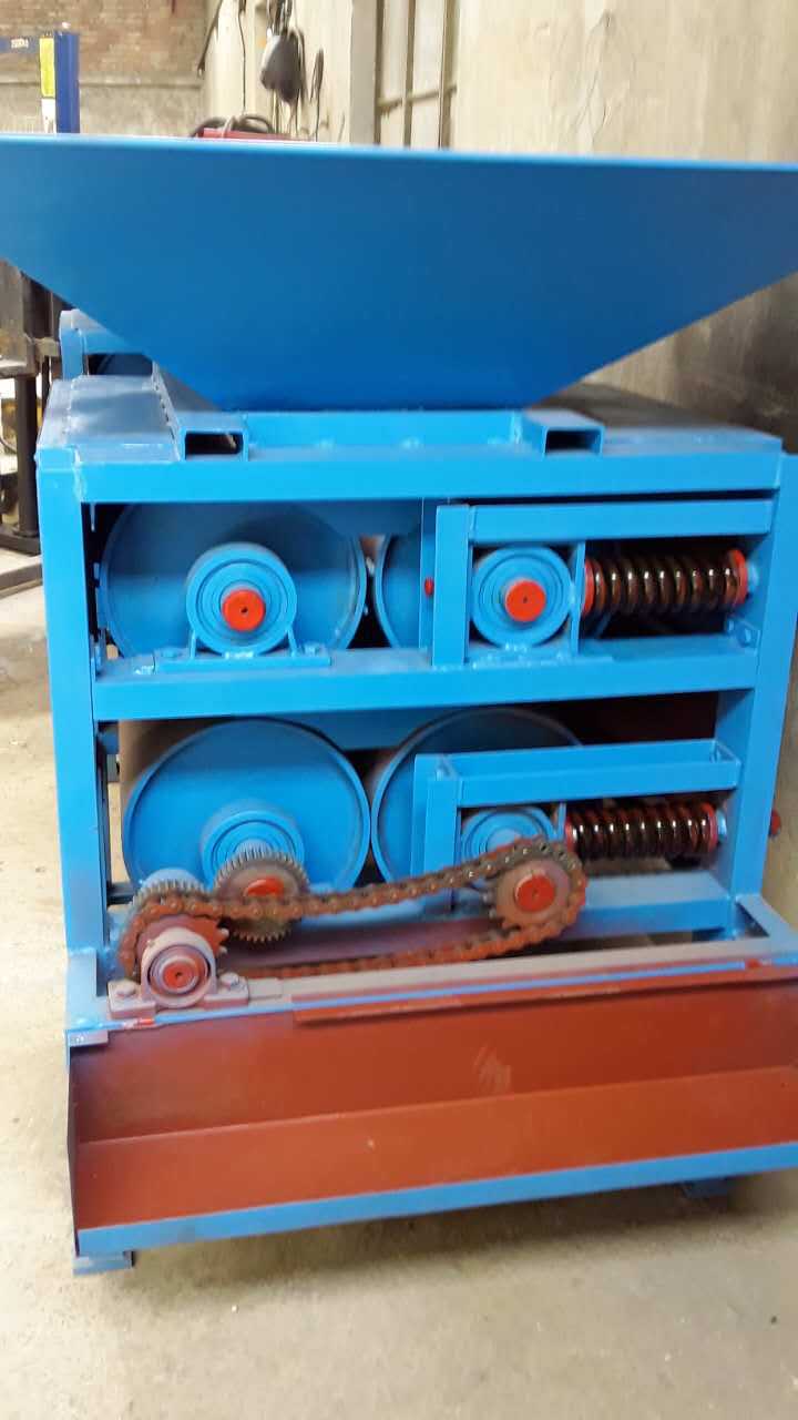 半自动化易拉罐压扁机 压片机 无锡淮田 一台起订 欢迎来.