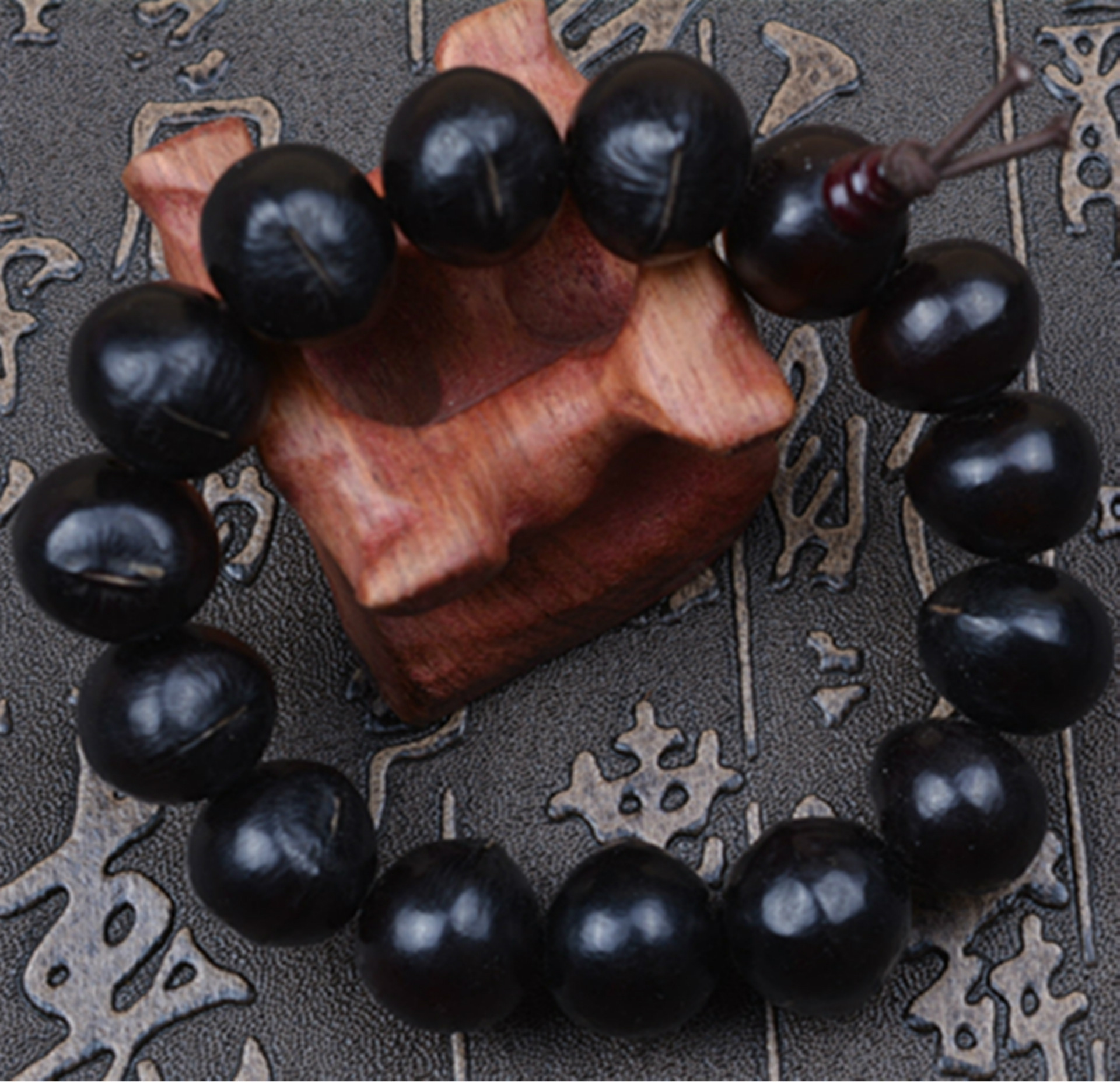 菩提子手串_10 地摊夜市菩提子手串 展销会热销木制佛珠手链