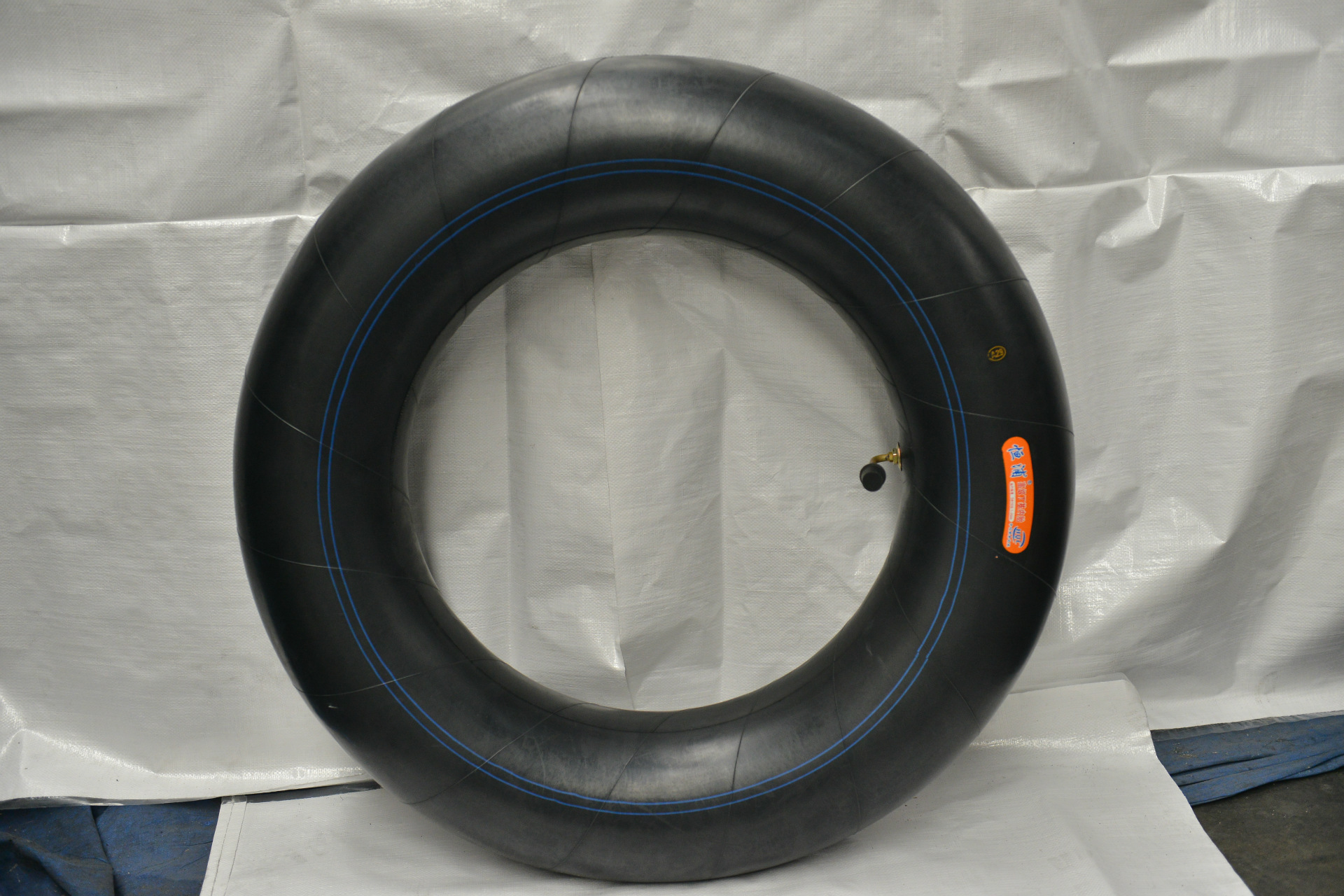 加厚耐磨丁基胶卡车内胎