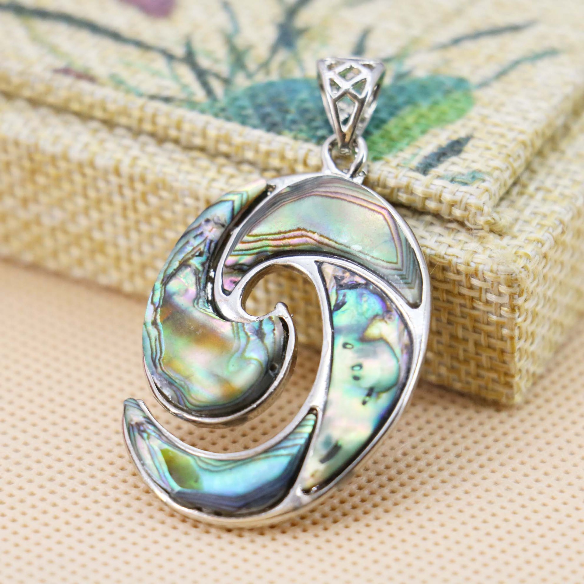 28x37mm天然彩贝吊坠女招财幸运挂饰礼物流行饰品项链配件民族风