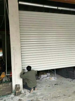 温岭泽国浩天电动门厂维修定做伸缩门车库门卷帘门网型门水晶门