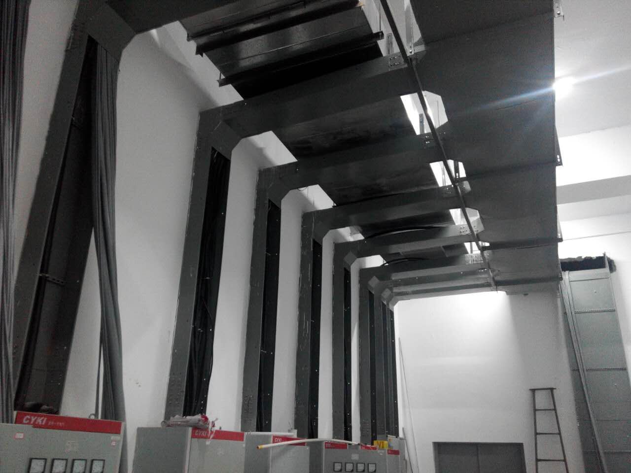 专业生产各种优质桥架/热镀锌槽式桥架/梯式桥架/托盘式桥架