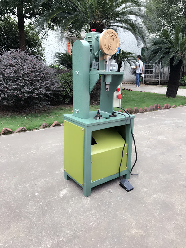 电动冲压机不锈钢防盗网冲孔机楼梯扶手冲弧