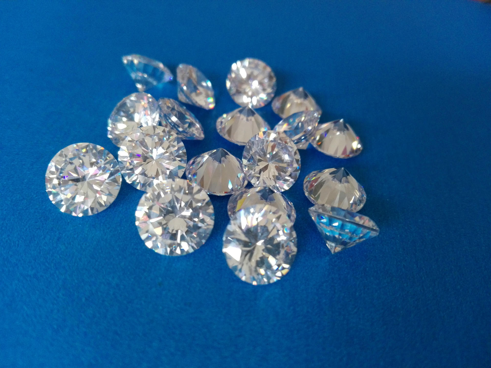 火龙珠宝 梧州锆石裸石批发 aaa优质白色锆石 圆形裸石 微镶蜡镶