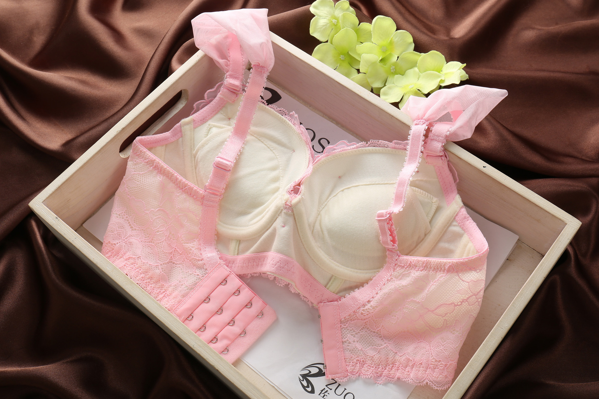 3318新款 雪纺绣花 高端聚拢 性感少女文胸 内衣套装批发供应