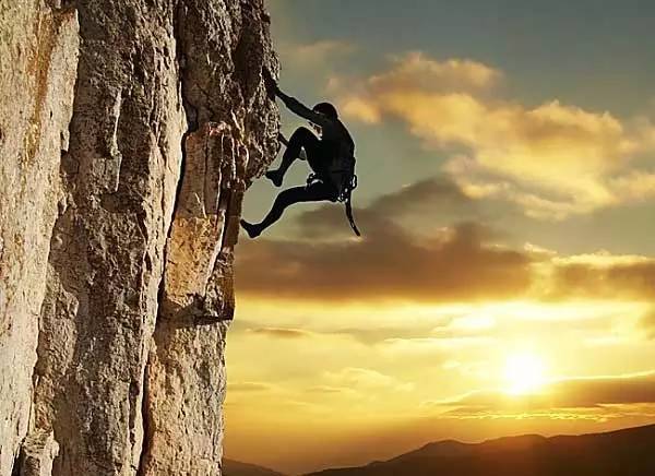 敢想,做常人之不敢做; 2,不拼,怎么知道不行; 3,有没有勇气走出第一步