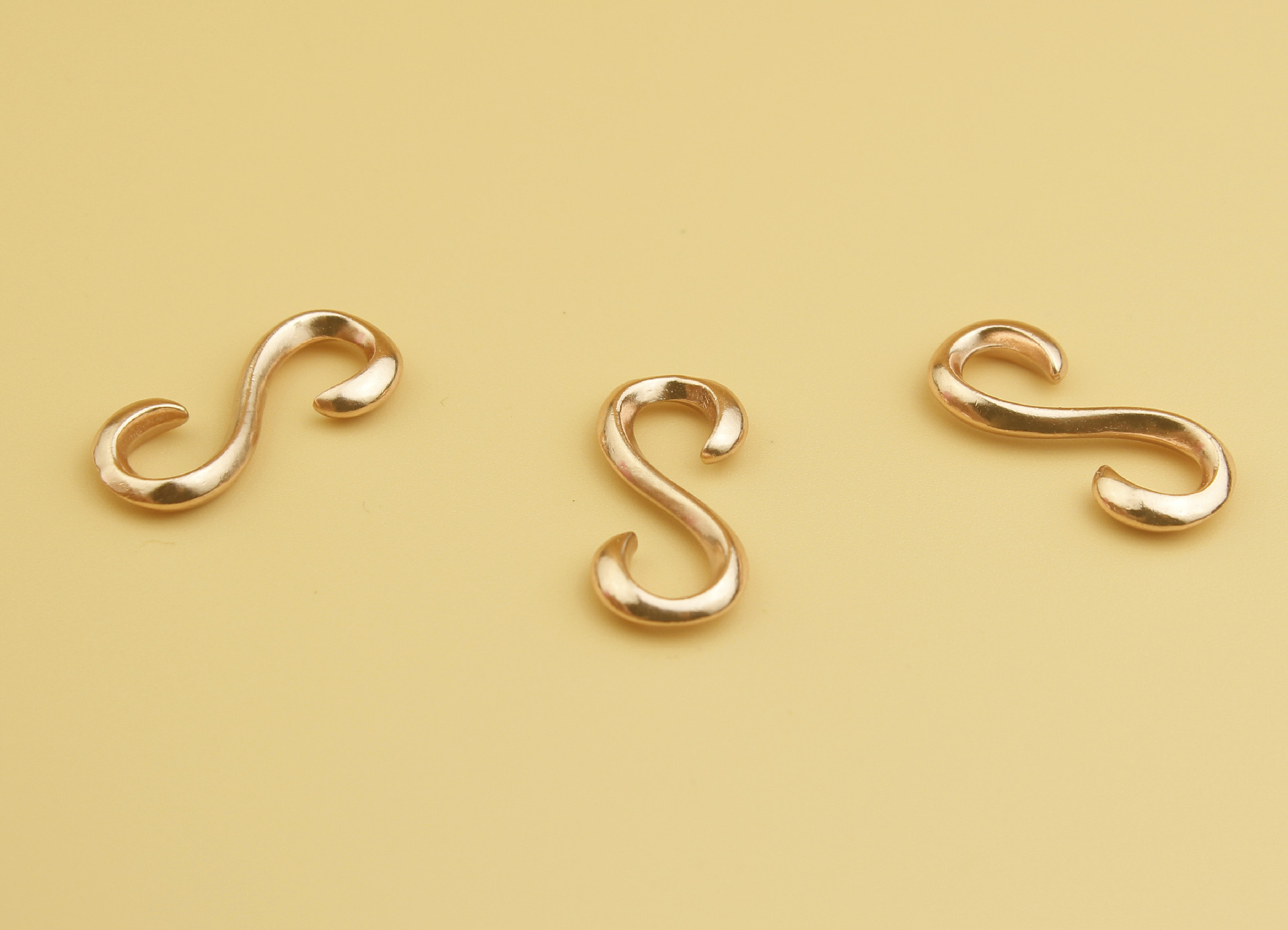 【手工真皮diy纯黄铜s钩 财布钩 皮手链钩 皮具箱包配件】价格,批发,