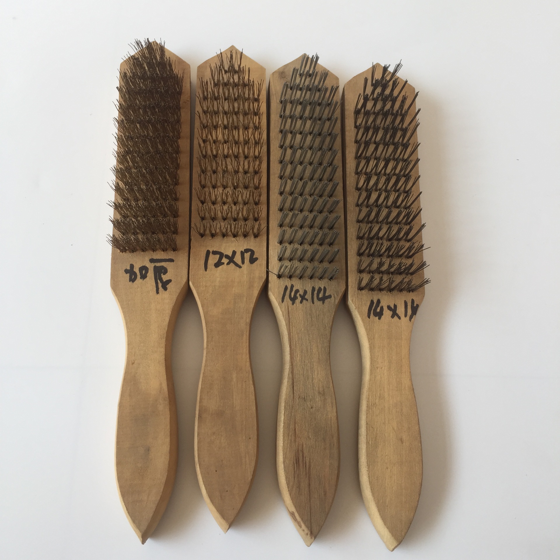 厂家批发 钢丝刷 木柄钢丝刷 表面处理刷 木柄除锈刷子五金工具