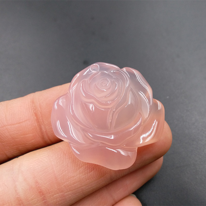 厂家批发 天然冰种粉玛瑙玫瑰花吊坠 粉红色玉髓玛瑙花朵吊坠