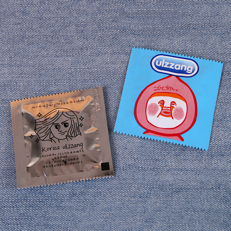 动漫明星周边 创意广告湿巾迷你包装6*6cm随身装恶搞套套湿巾