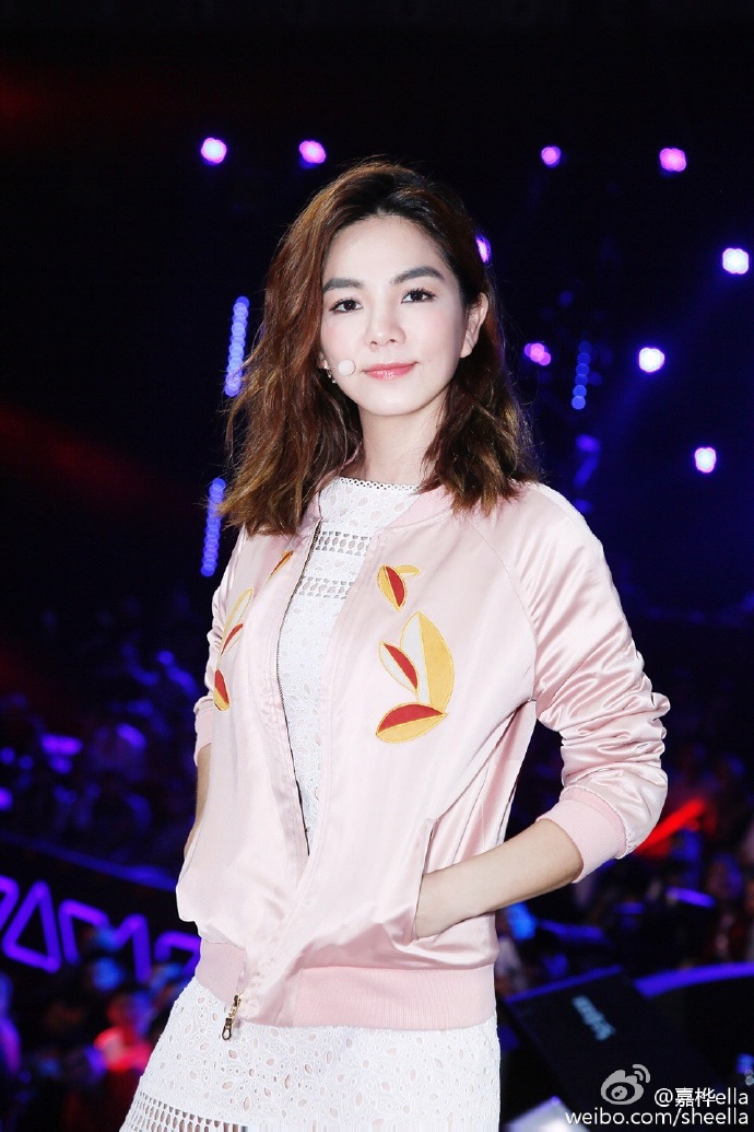 艾衣岑2016秋款蒙面唱将陈嘉烨ella