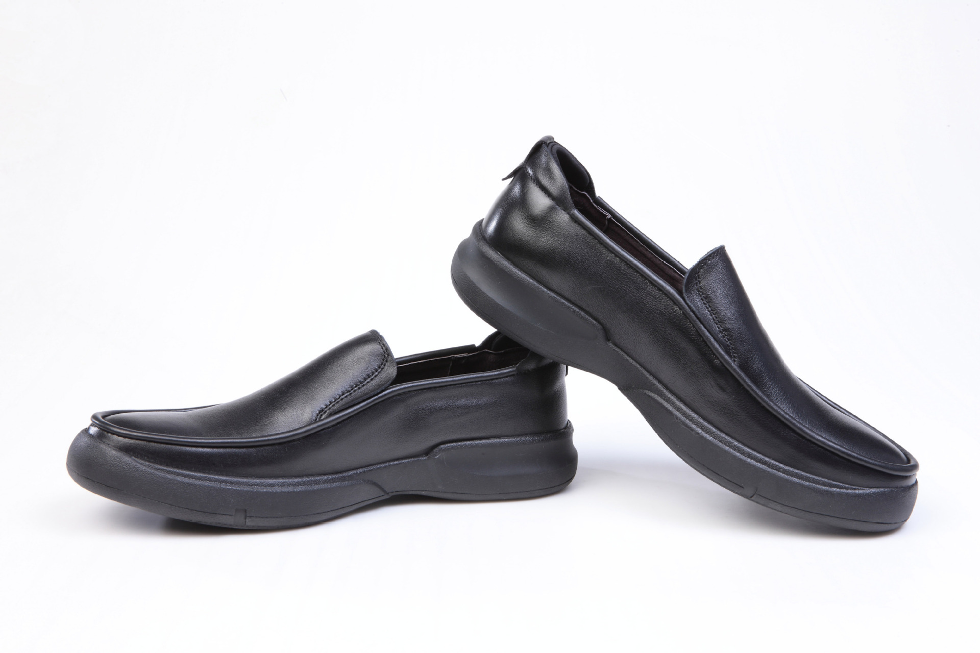 圆头套脚皮鞋男头层牛皮男鞋休闲男鞋乐福男鞋外贸款软底男鞋