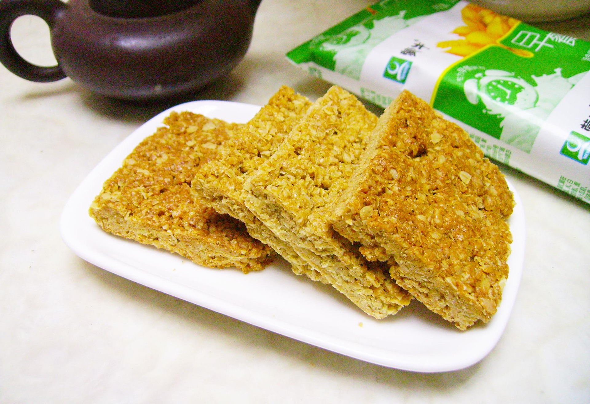 大麦若叶荷叶魔芋粗粮杂粮燕麦饼干代餐饱腹早餐小零食无蔗糖病.