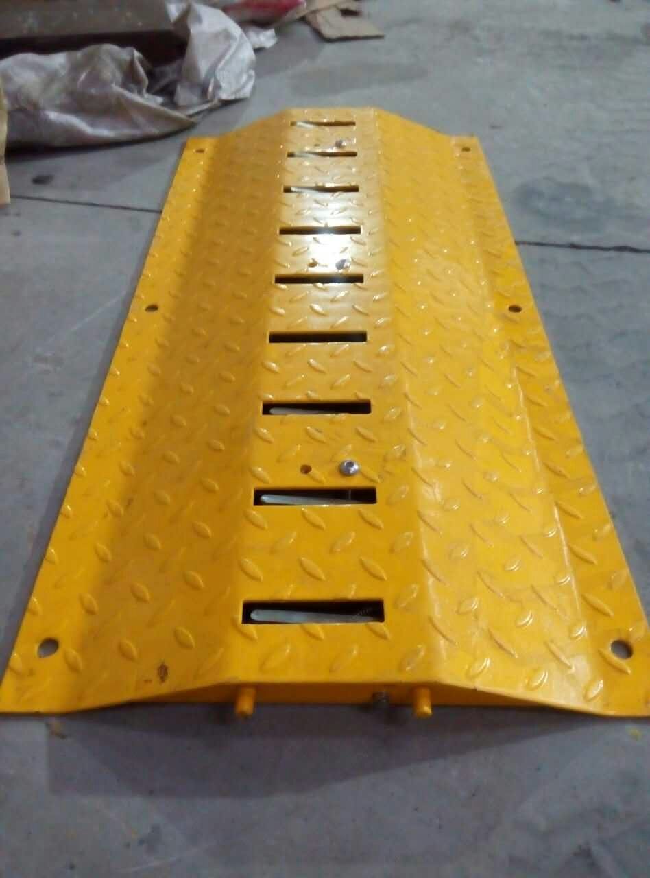 浙江定制颜色单项减速带扎胎器破胎器路障机挡车器 tyre killer