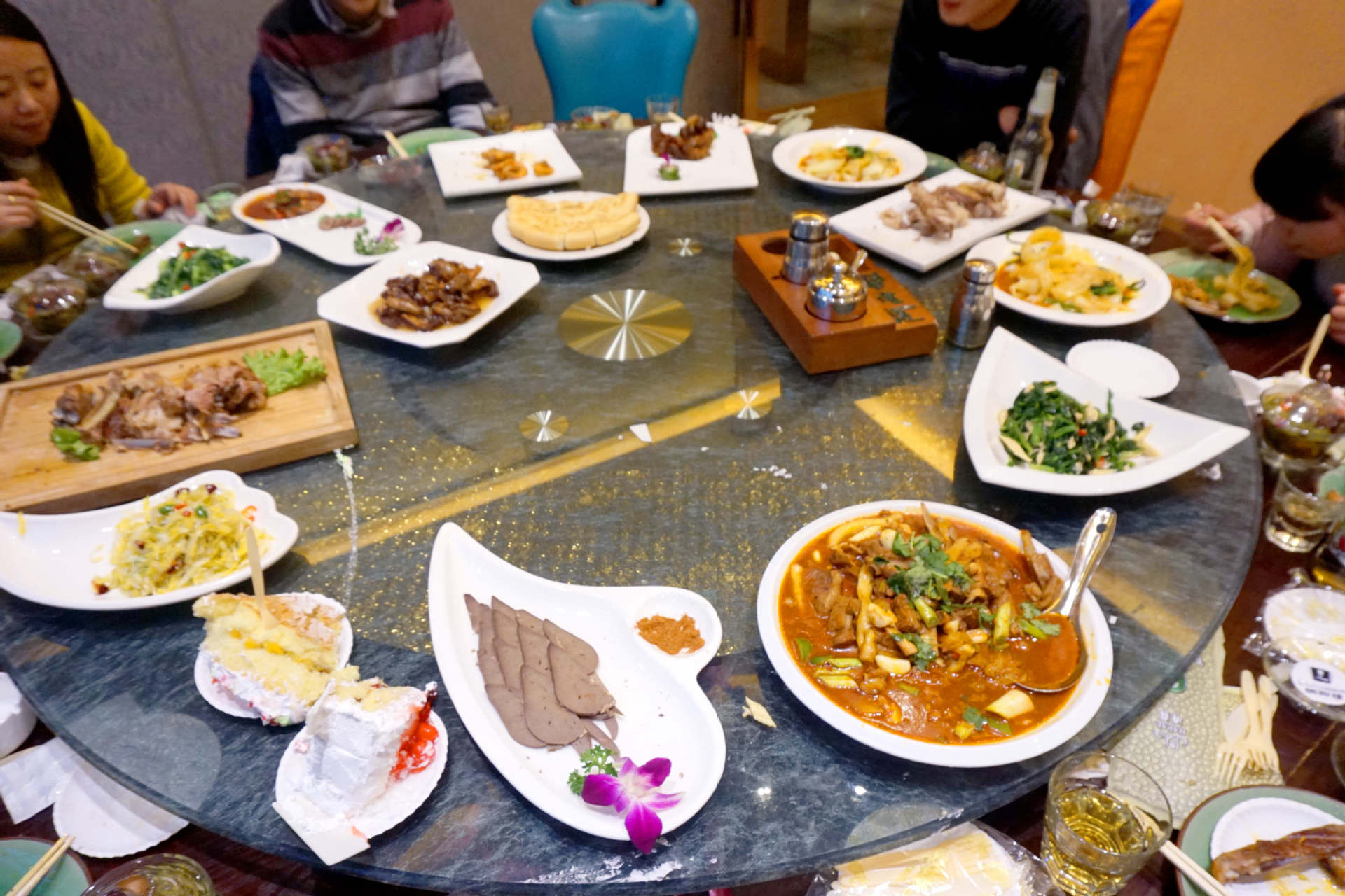 纳智捷五周年兰州车友会大家庭的欢乐聚会