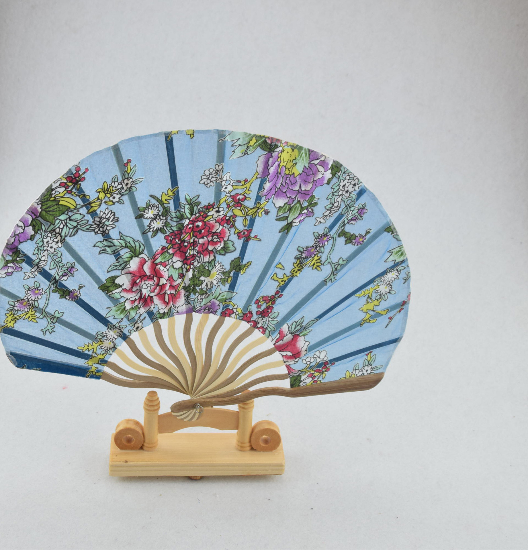 工艺折叠丝绸大绢刀扇 景区热卖批发 - 工艺品批发交易网