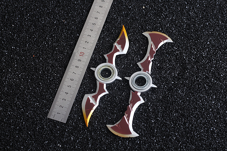 lol周边 德莱文旋转飞镖 武器模型道具