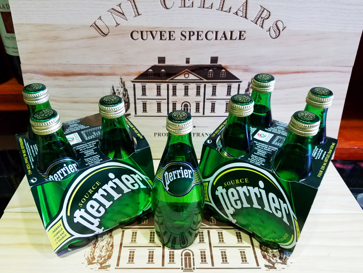 法国进口巴黎水 原味330ml*24瓶整箱 含气矿泉水