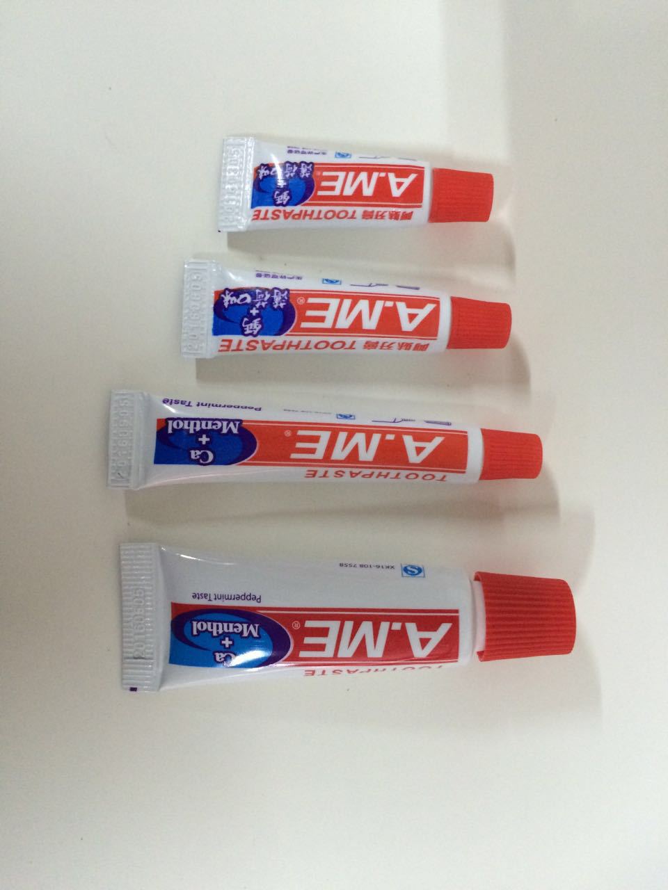 me牙膏 一次性牙膏 宾馆酒店牙膏 中英文版本