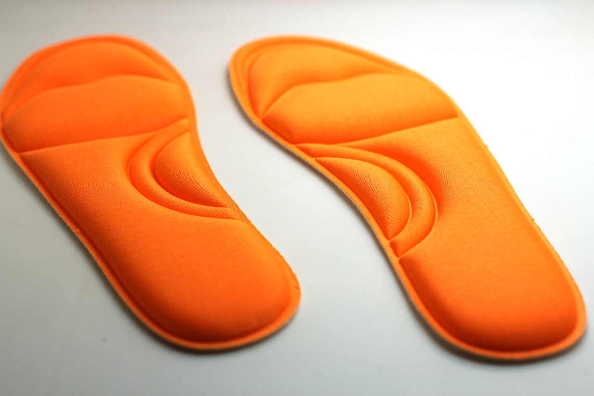 运动鞋记忆棉加厚军训用鞋垫 江湖地摊暴利新产品 批发海绵鞋垫