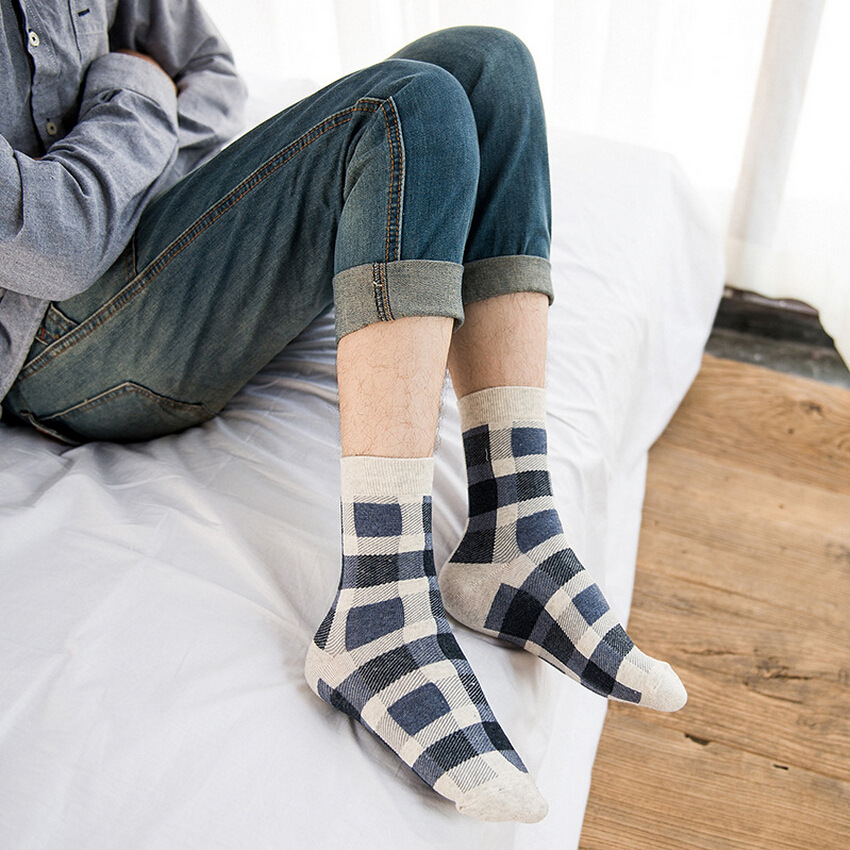ilooklike2016秋冬新品男袜浅色方格男士中筒袜诸暨潮流袜子