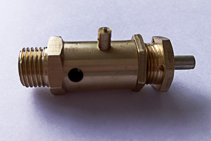 03mpa溶剂回机收安全泄气阀,a60溶剂蒸馏回收金属铜安全阀