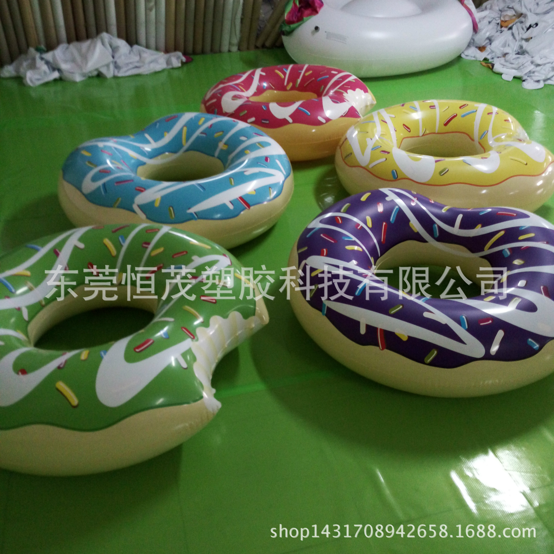 厂家直销充气奶油甜甜圈 pvc超大泳圈 充气花型甜甜圈 可加印logo