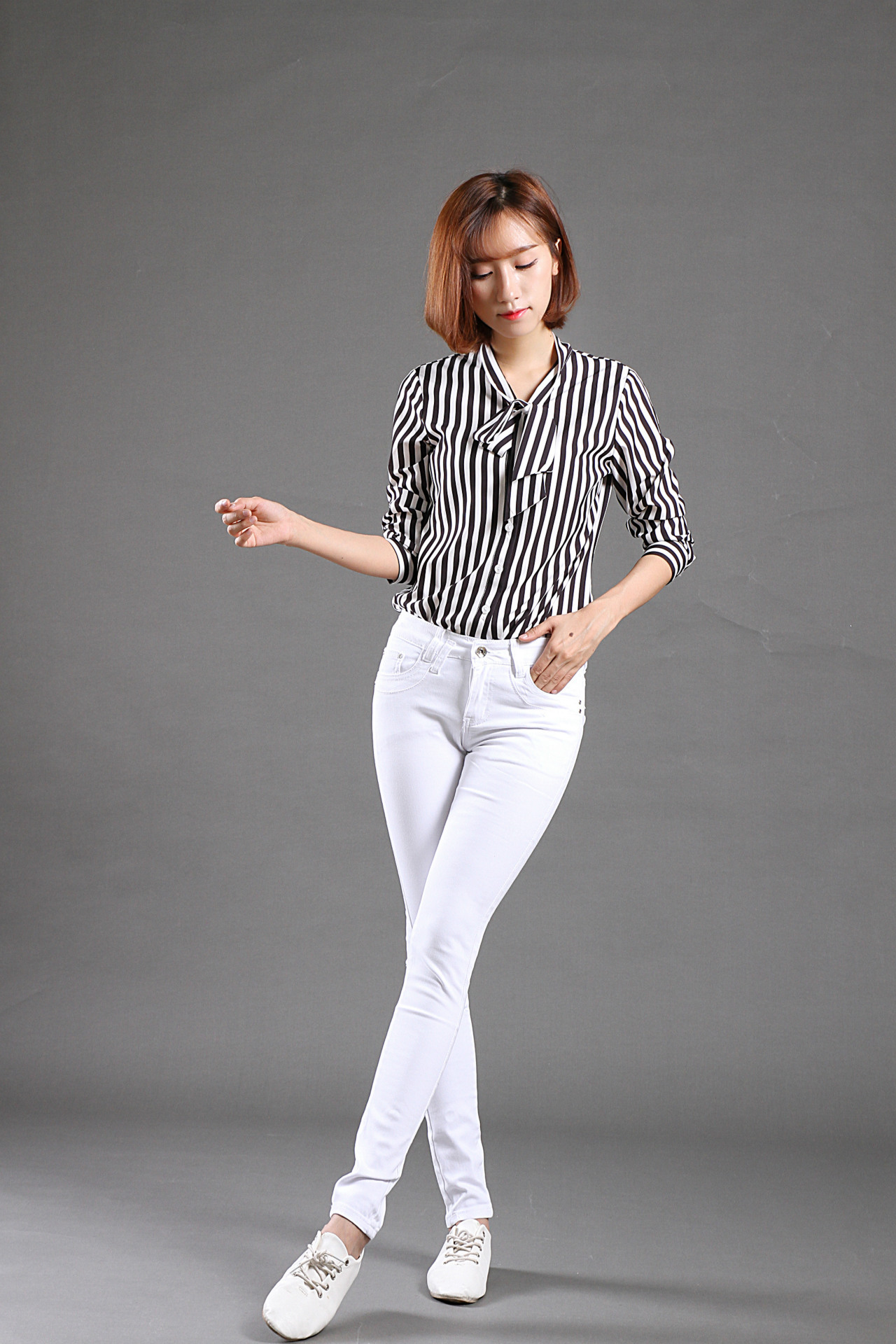 批发2016秋季新款白色牛仔裤长裤女 紧身弹力一粒扣小脚铅笔裤