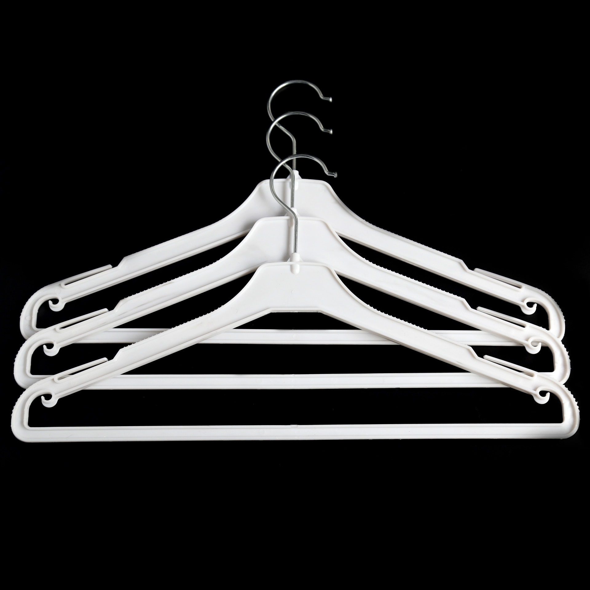 【衣架服装店 一次性白色塑料衣架 晾衣架批发 干洗店酒店专用衣架】