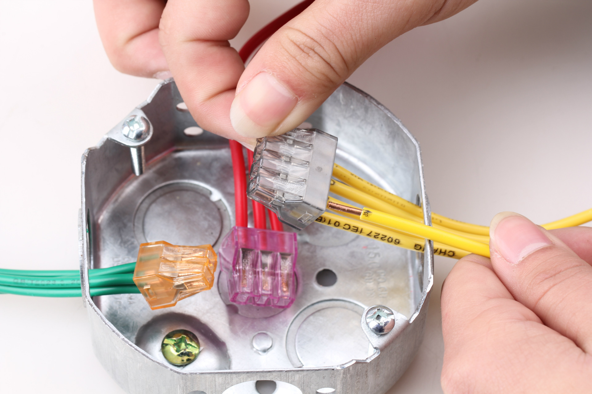 工厂热销 插入式导线电线连接器 灯具接线