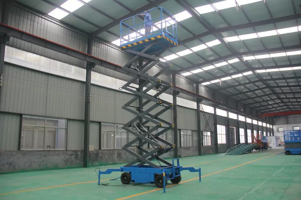 济南龙志高空维修升降平台专业定制移动液压升降机价格优廉