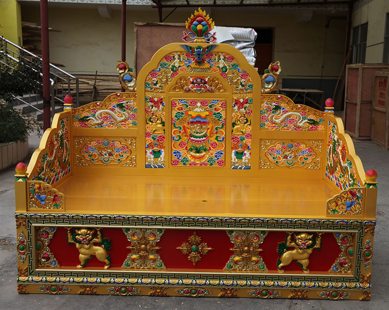 了藏族地区独特的雪域文化,藏式家具作为我国传统家具中的一朵奇葩,更